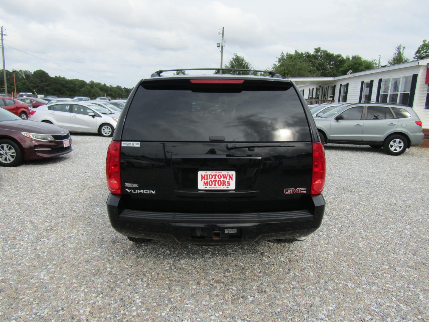 2012 Black /Gray GMC Yukon SLE1 2WD (1GKS1AE03CR) with an 5.3L V8 OHV 16V FFV engine, Automatic transmission, located at 15016 S Hwy 231, Midland City, AL, 36350, (334) 983-3001, 31.306210, -85.495277 - Photo#6